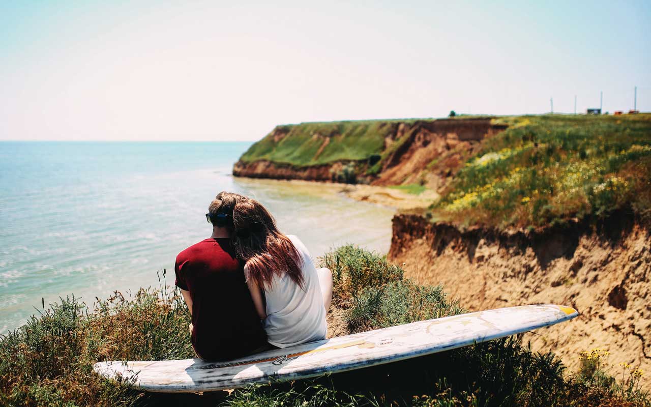 10 Simple Habits of Happy Couples