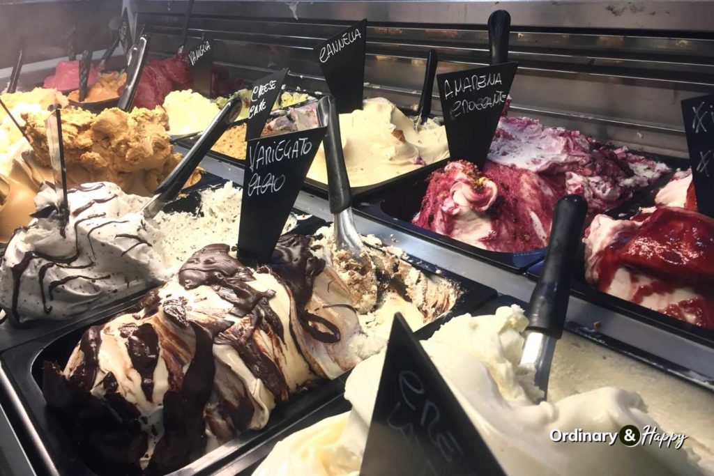 Many types of gelato.